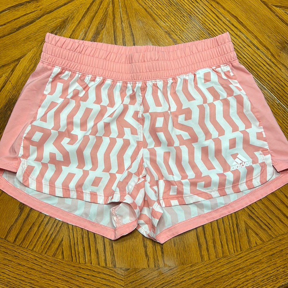 Adidas aero ready running shorts size extra small color Salmon/white
